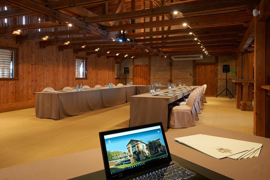 Le Kempferhof Golf Et Chateau-Hotel Plobsheim Екстер'єр фото